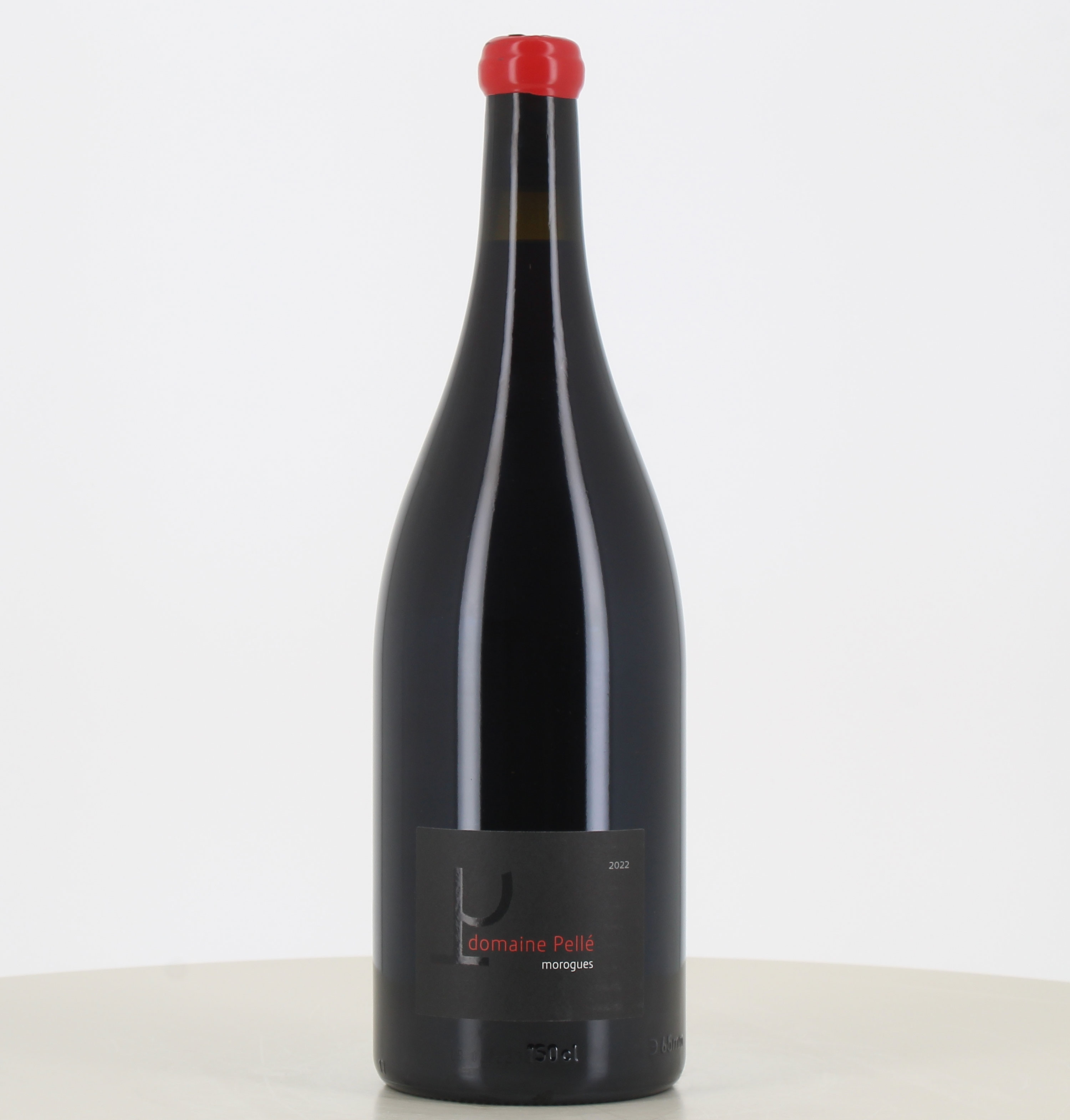 Magnum Rouge Menetou Salon Morogues Domaine Pellé 2022This text refers to a large bottle (magnum) of red wine from the Menetou 